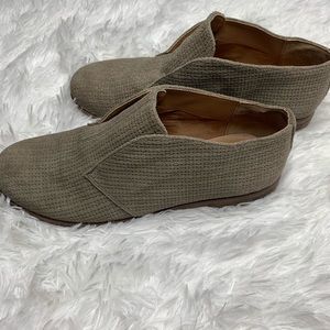 ‘Franco Sarto’ Pieta - Woven Suede Booties